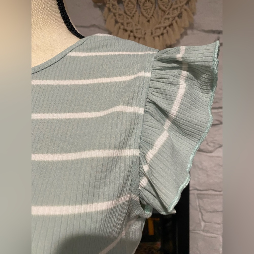 Light mint blouse - Picture 2 of 3